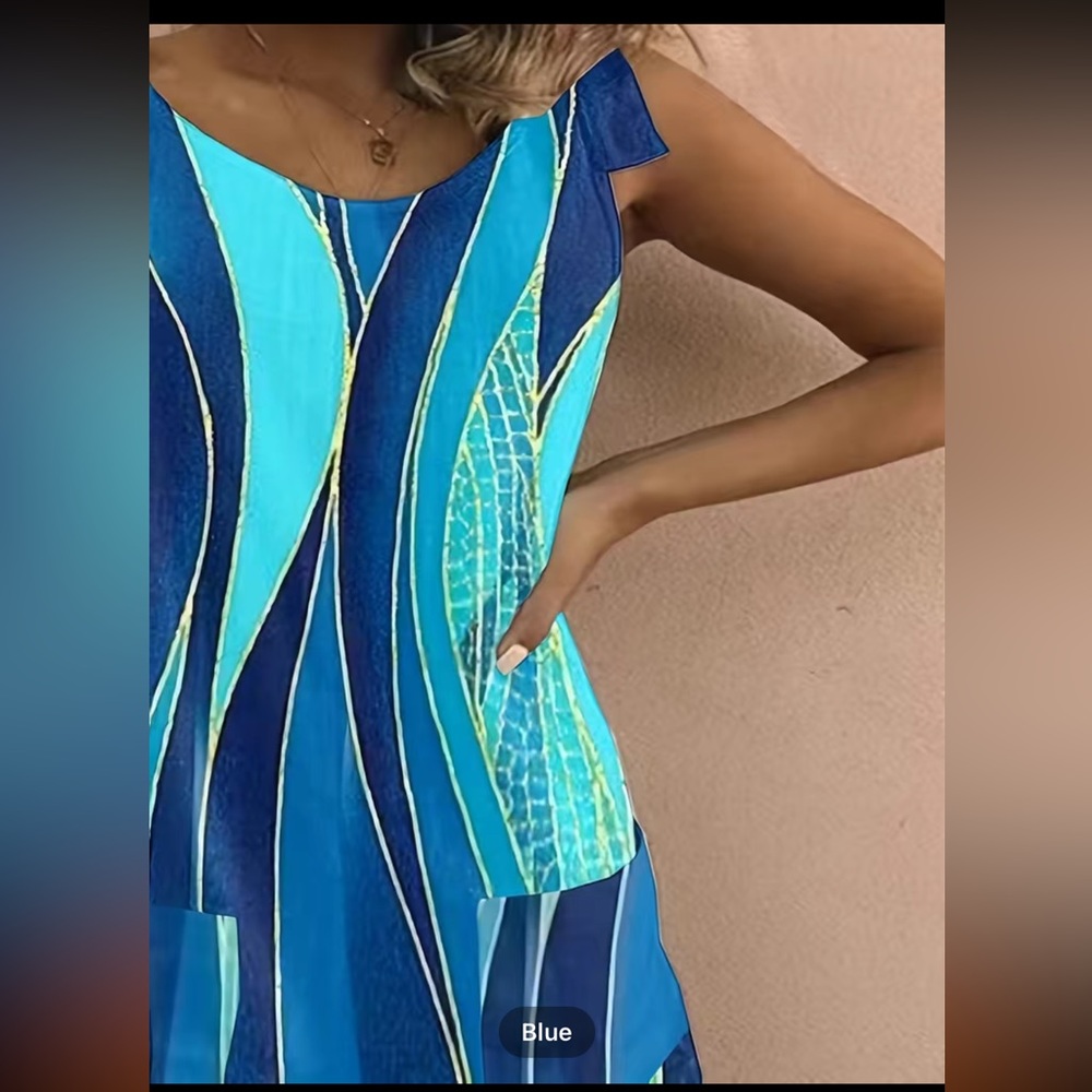 Unique look romper. Sizes 2X and 3 X - Picture 2 of 3